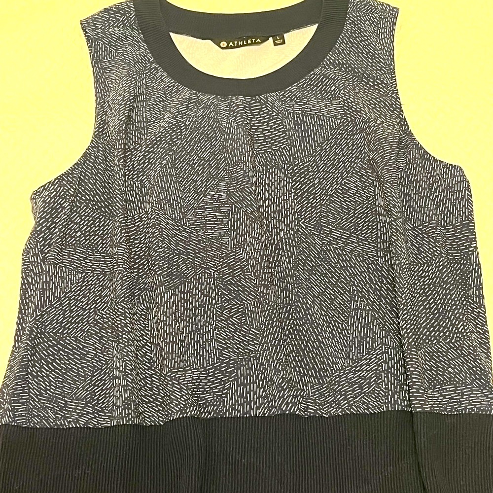 Athleta size L women's lightweight tank perfect condition, worn once